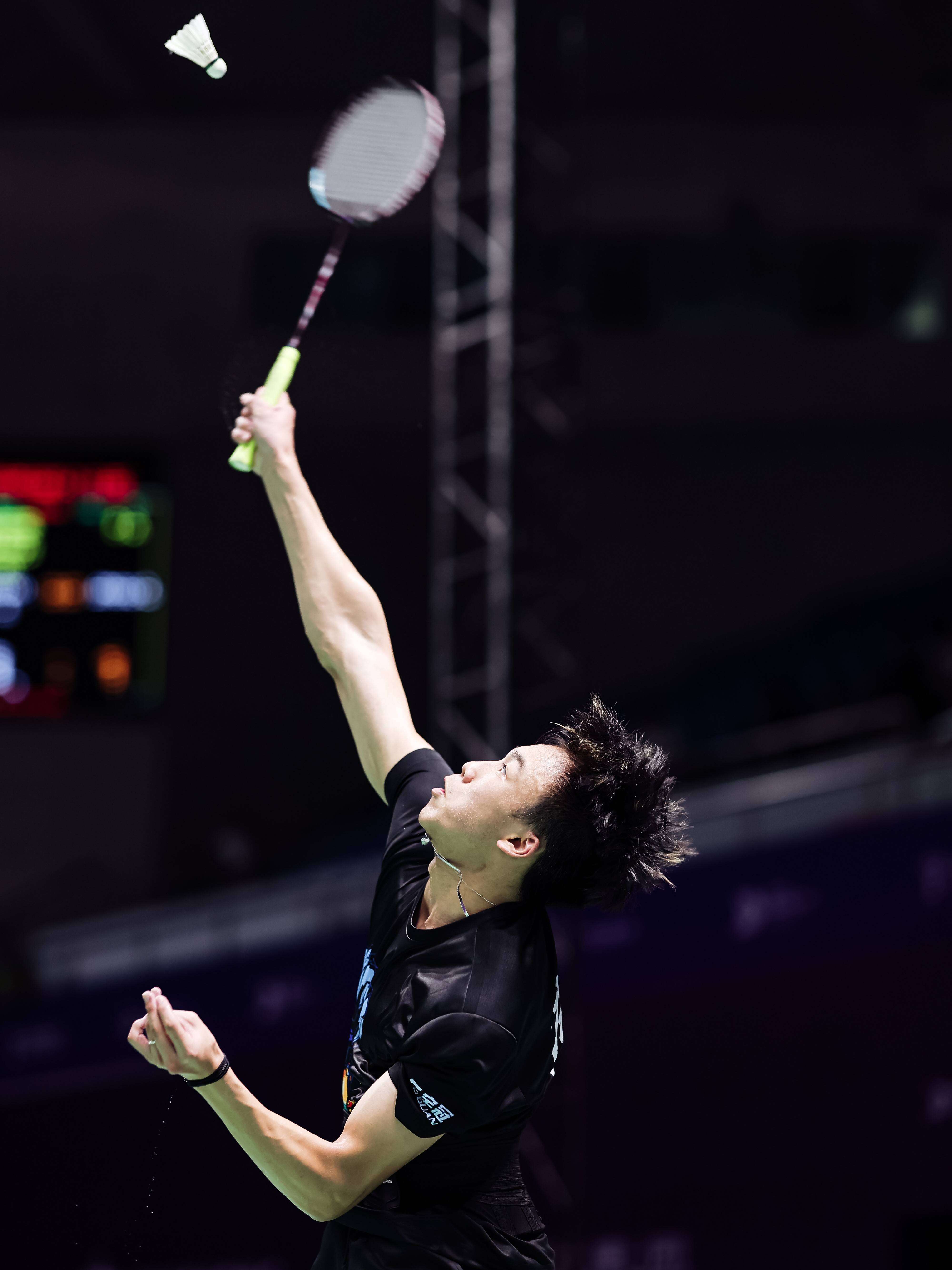 三亿体育体育app下载地址-运动员击破记录，为观众带来精彩瞬间