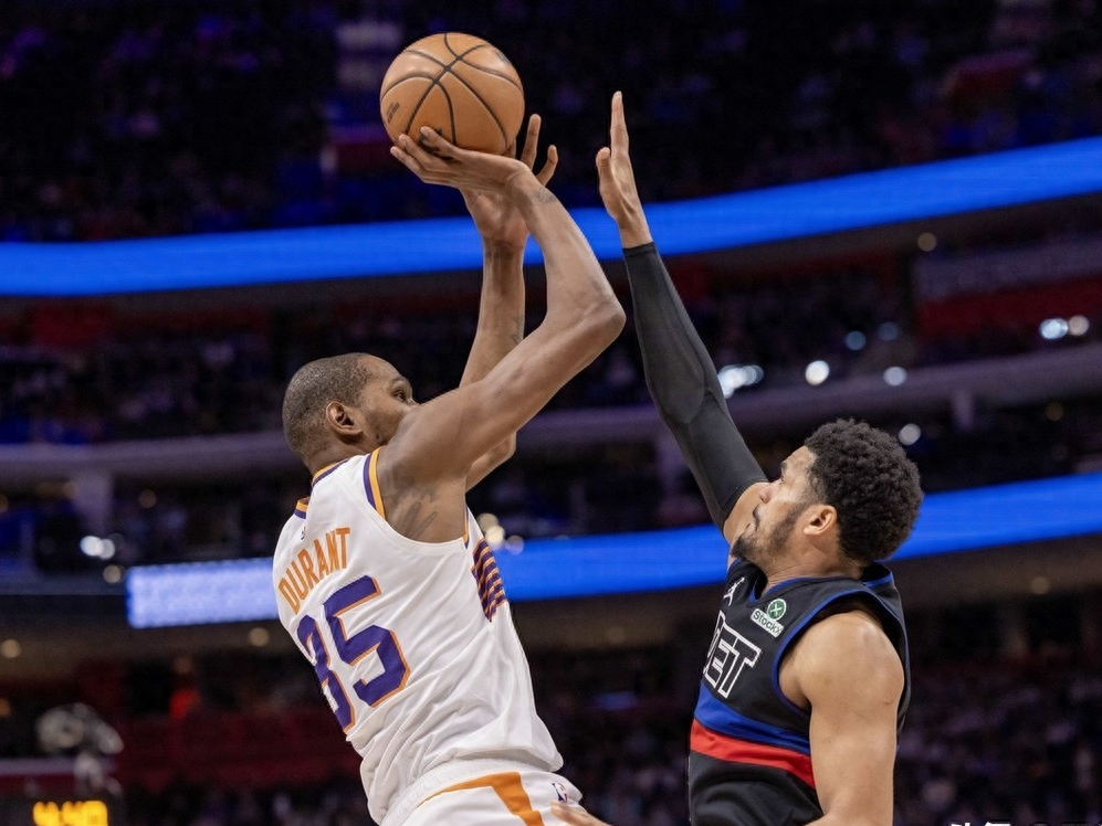 篮网主场擒热火,终结两连败 篮网主场擒热火,终结两连败