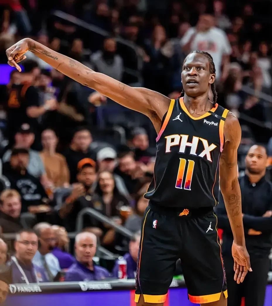 三亿体育体育竞技-太阳队青年球员崭露头角，球队崛起引人注目