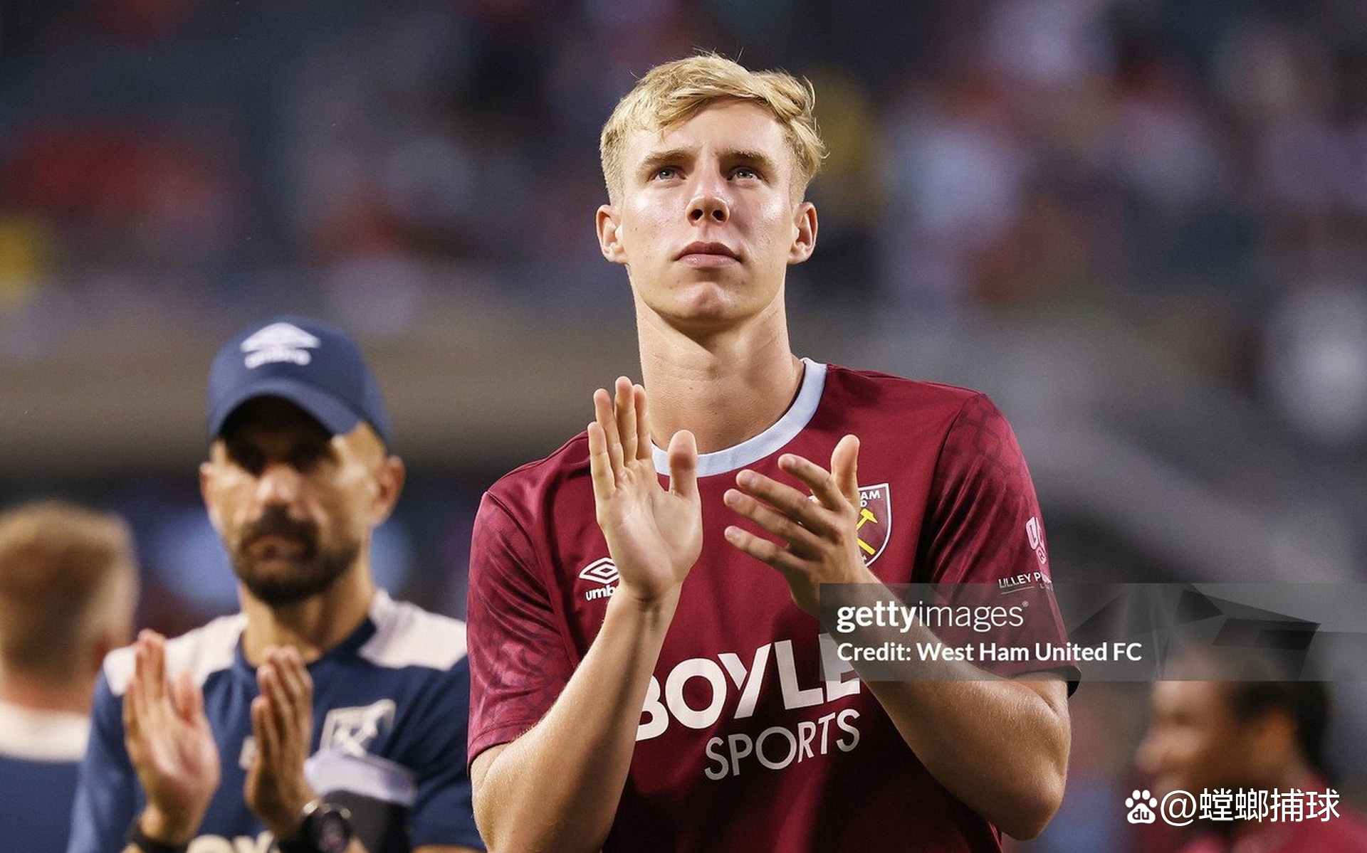 斯旺西队表现抢眼,获得胜利 斯旺西队表现抢眼,获得胜利