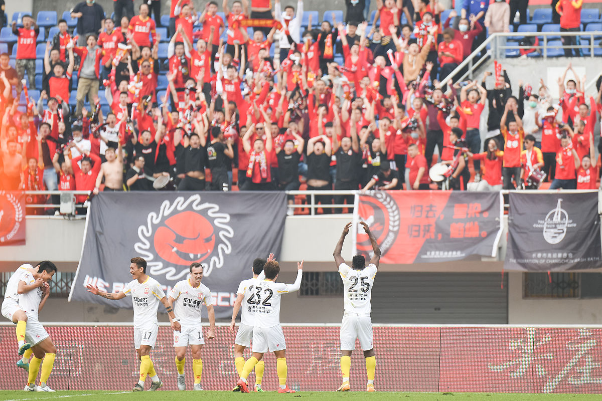 三亿体育体育网页版-包含大田现代球队在亚冠比赛中全力斗争的词条