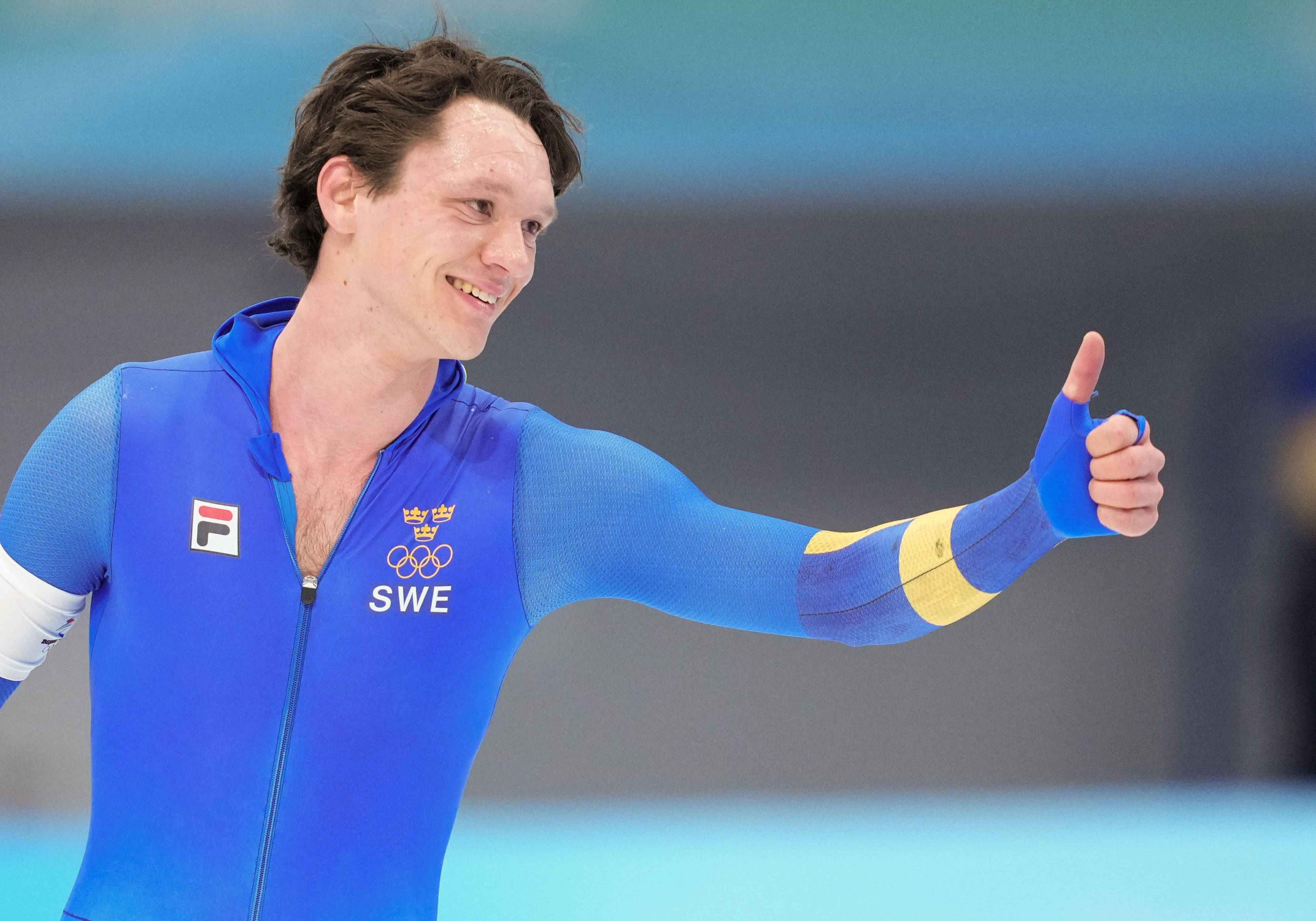 瑞典雪上速滑选手冲刺夺得银牌