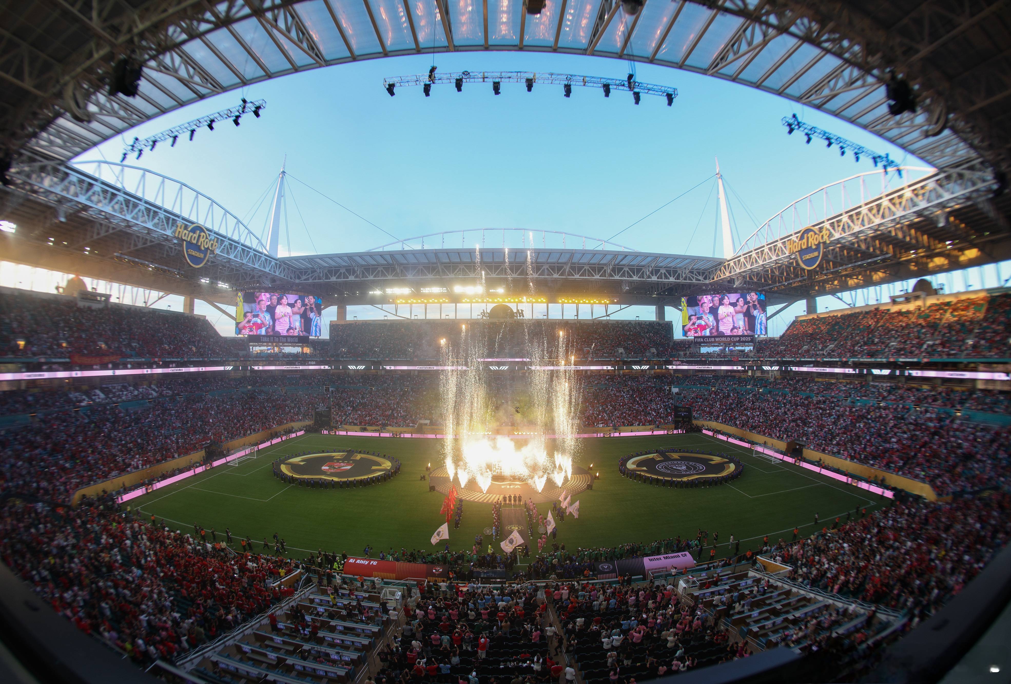 足球运动在国际舞台上崭露头角